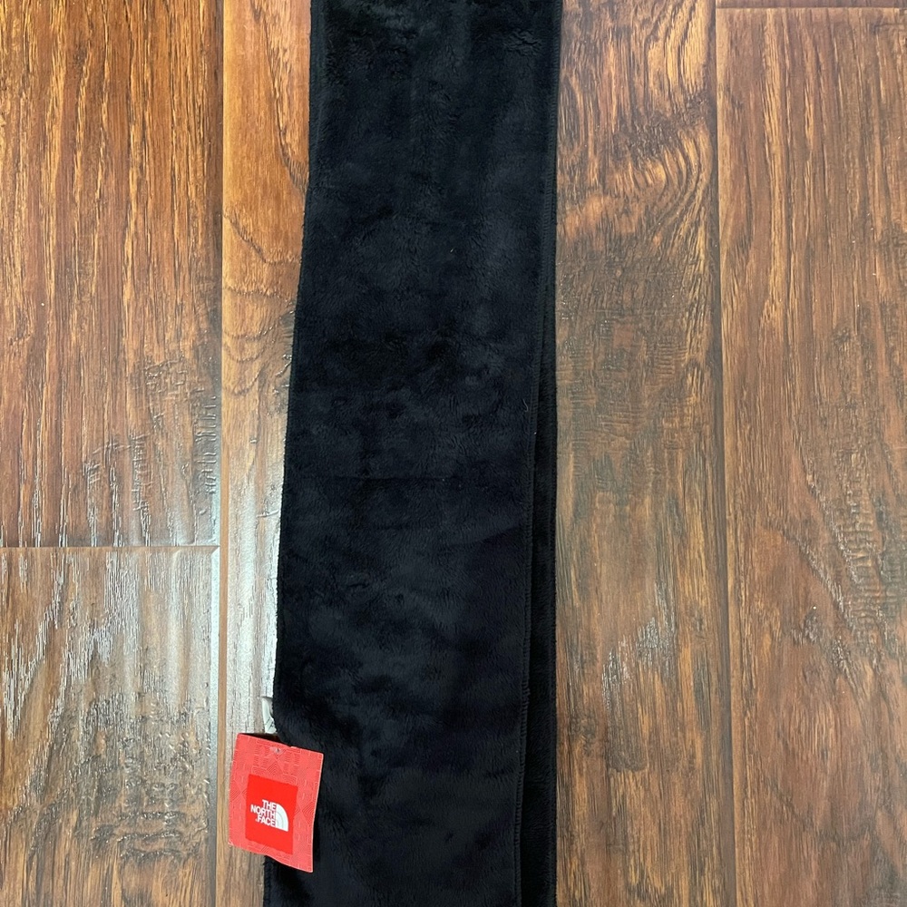 The North Face Plush Black Scarf